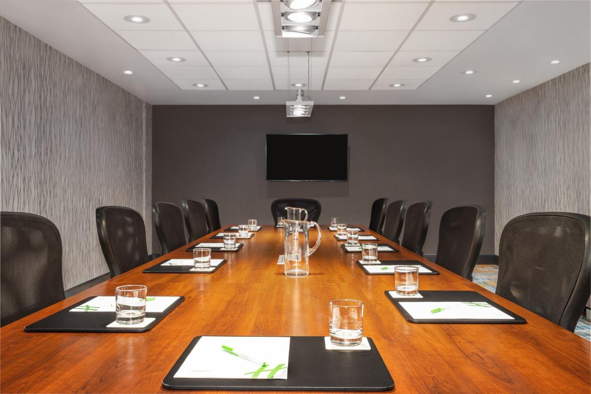 Downtown Centre By Ihg 4* Toronto