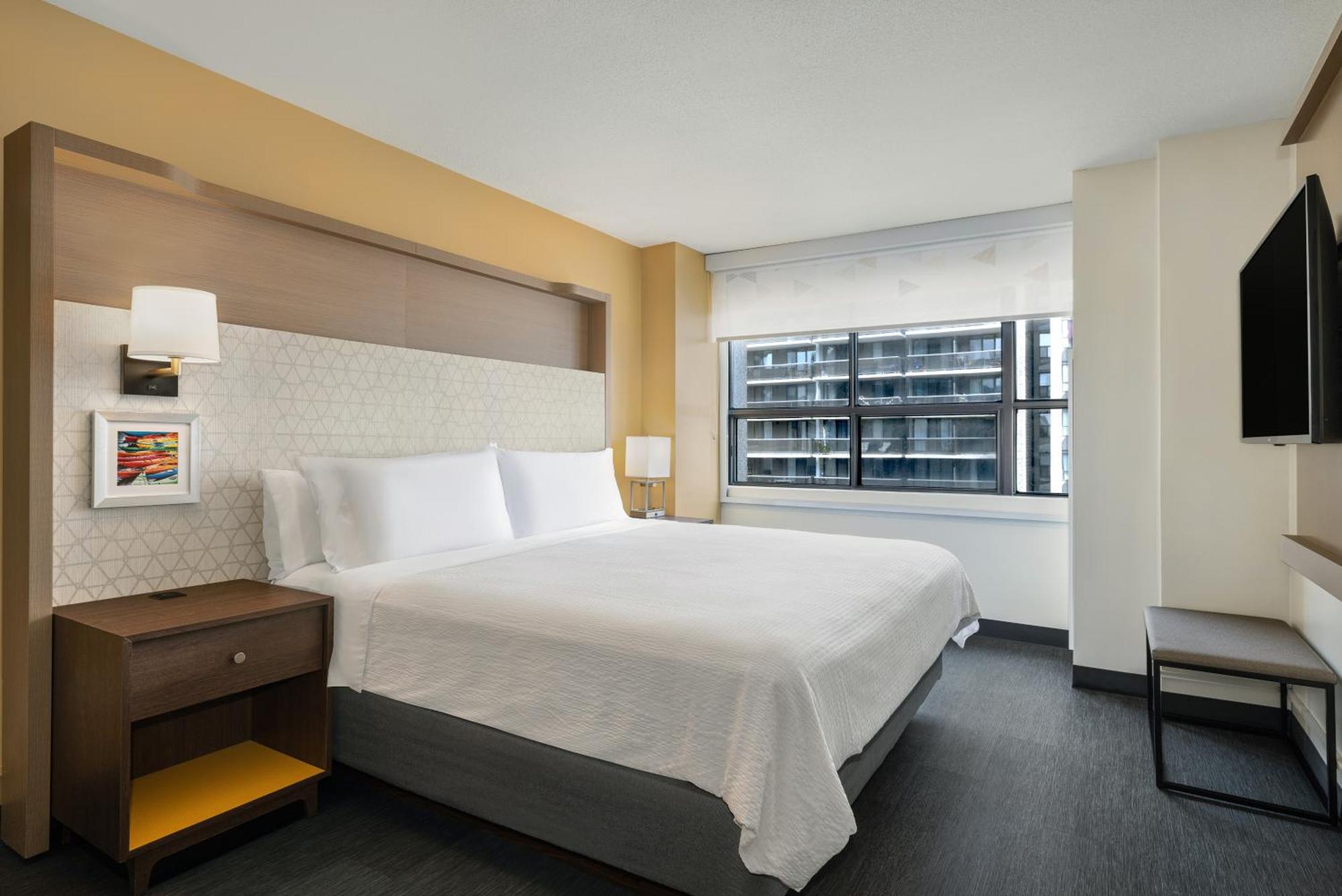 Downtown Centre By Ihg 4* Toronto